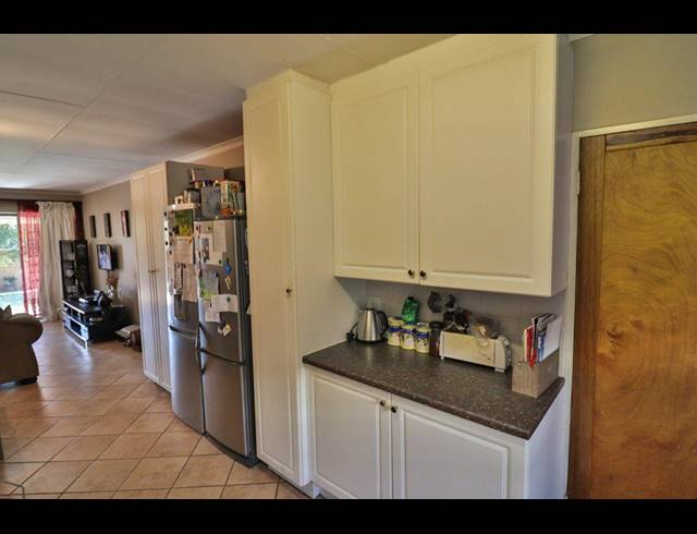3 BEDROOM SIMPLEX SOLD IN MAGALIESKRUIN